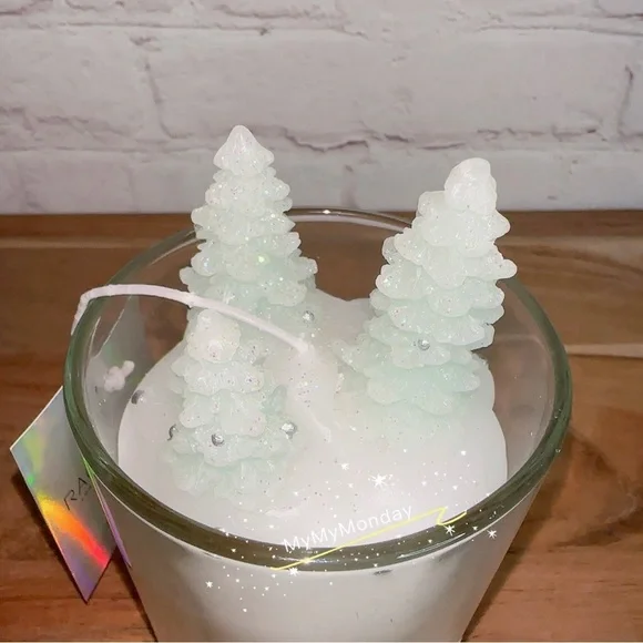 Rachel Zoe Christmas Tree Candle - Picture 3 of 4